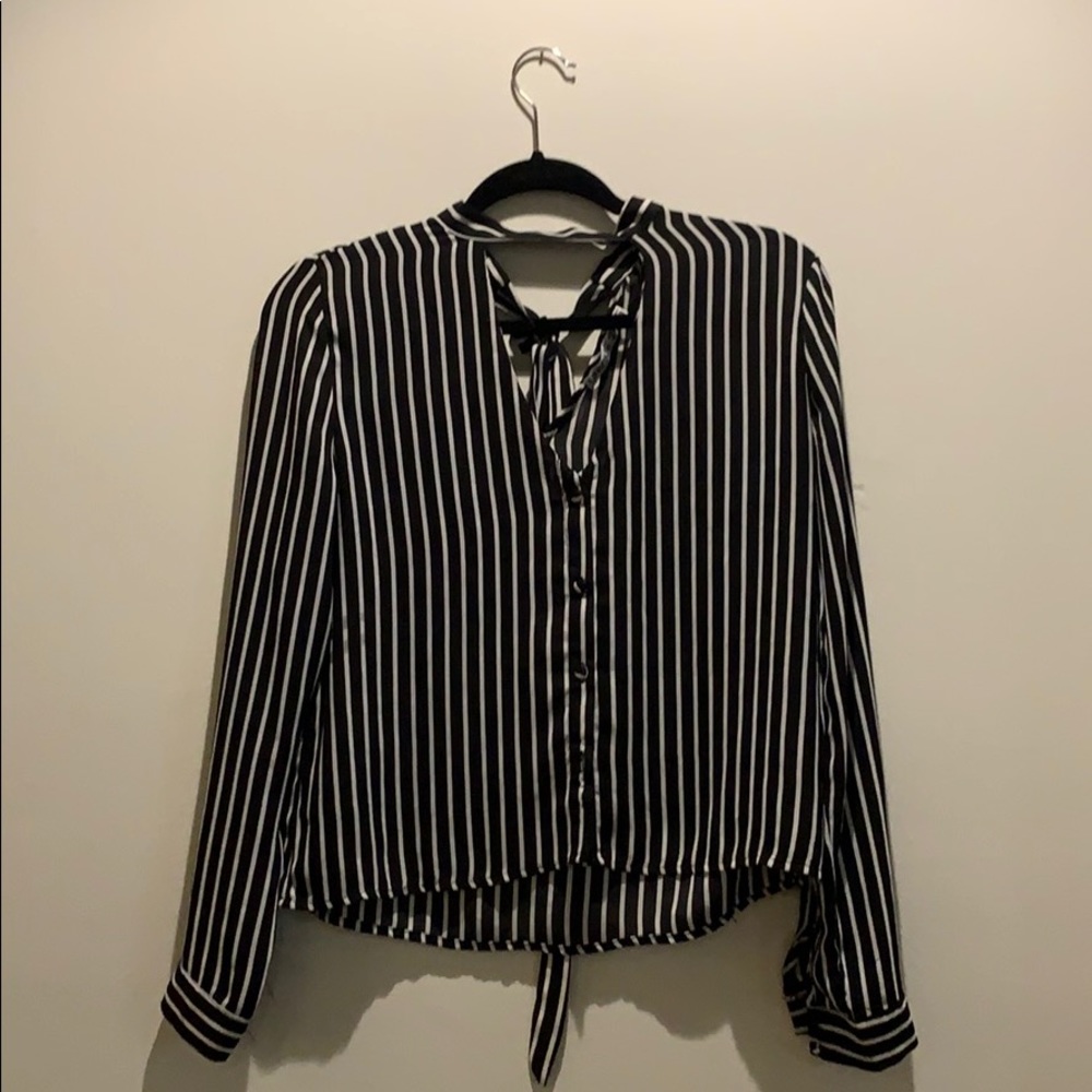 BLACK AND WHITE STRIPPED SHIRT - TIES AROUND NECK